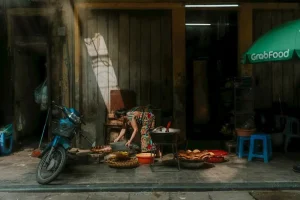 Eating Like a Local: Your Essential Guide to Vietnamese Street Food Etiquette