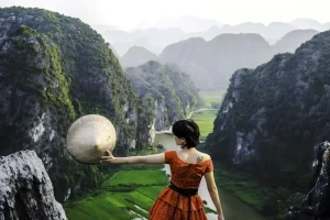 How to Say Hello in Vietnam: Essential Greetings for Travelers