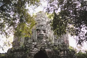 Hue Food Guide: Must-Try Dishes &amp; Culinary Experiences in Vietnam’s Imperial City