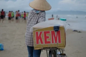 Tourist SIM vs. Local SIM: Which is Best for Your Vietnam Trip?