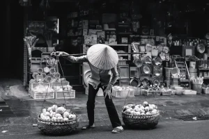 Vietnamese Dining Etiquette: Chopsticks, Sharing, and Saying ‘Thank You’