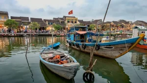 Your Pocket Guide to Vietnamese: 20+ Essential Phrases for Tourists