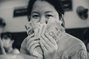 Beyond Cash: Understanding Mobile Payments in Vietnam for Tourists